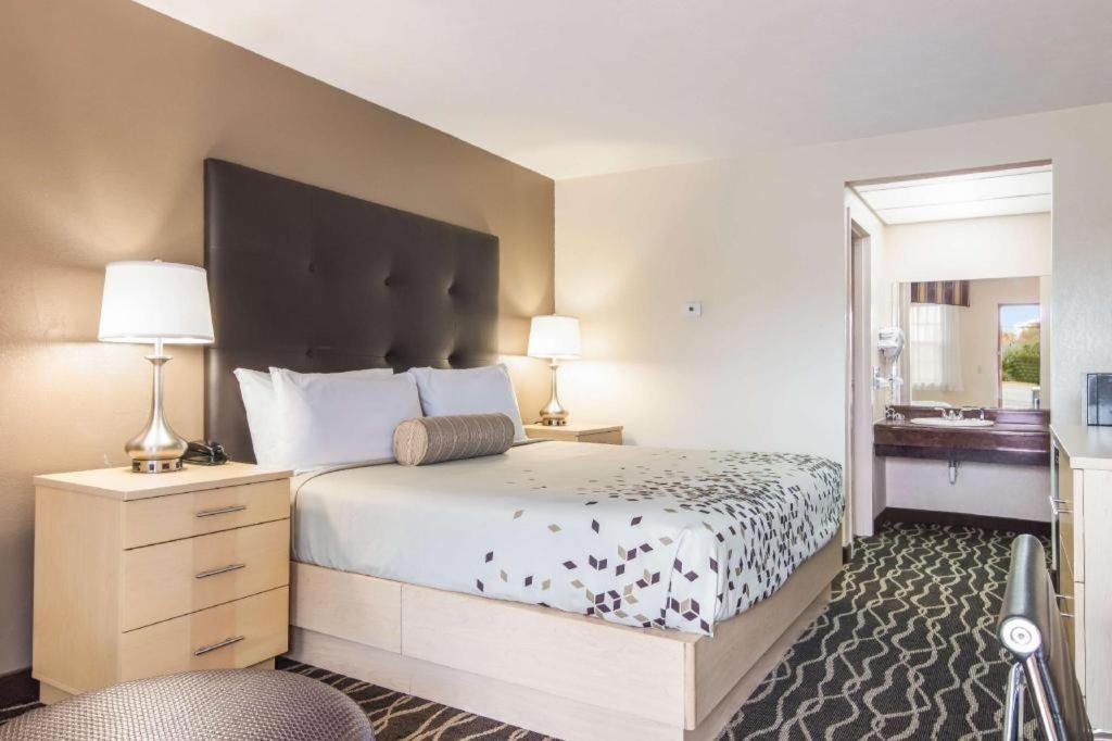 Americas Best Value Inn Alliance Zewnętrze zdjęcie